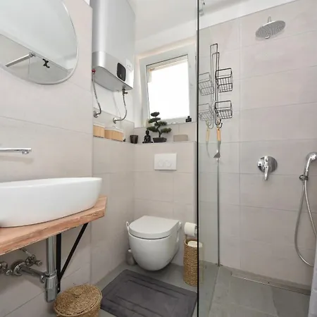 Apartment Lora
