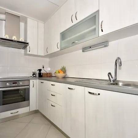 Lora Apartment *