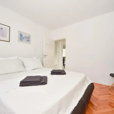 Lora Apartman Biograd na Moru