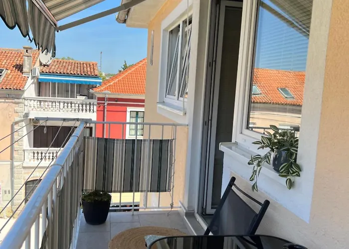Lora Apartman