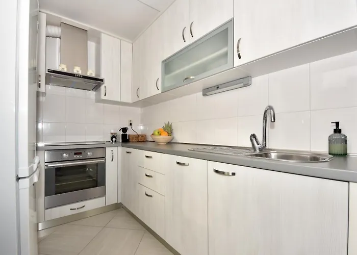 Lora Apartman *