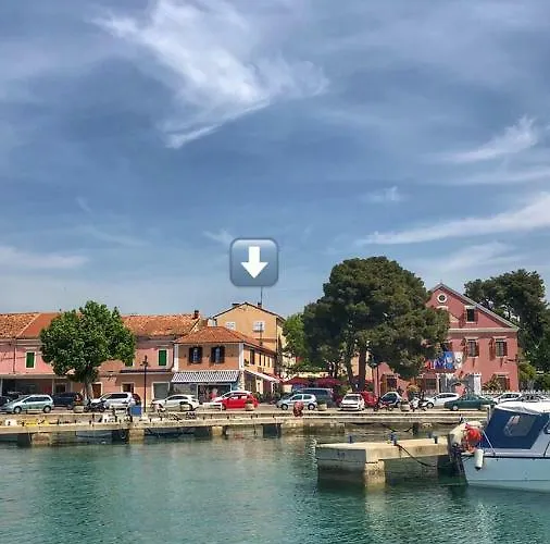 Lora Apartman