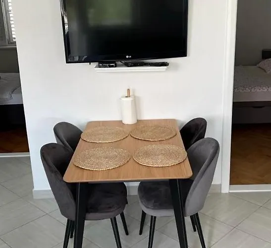 Lora Apartmán Biograd Na Moru