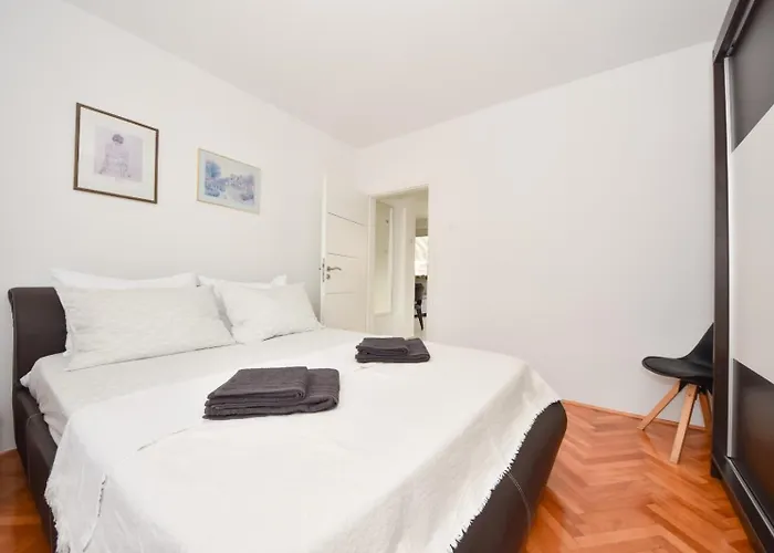 Lora Apartmán Biograd Na Moru